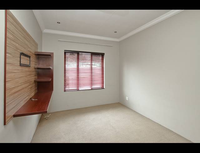 3 BEDROOM HOUSE FOR SALE IN FERNDALE